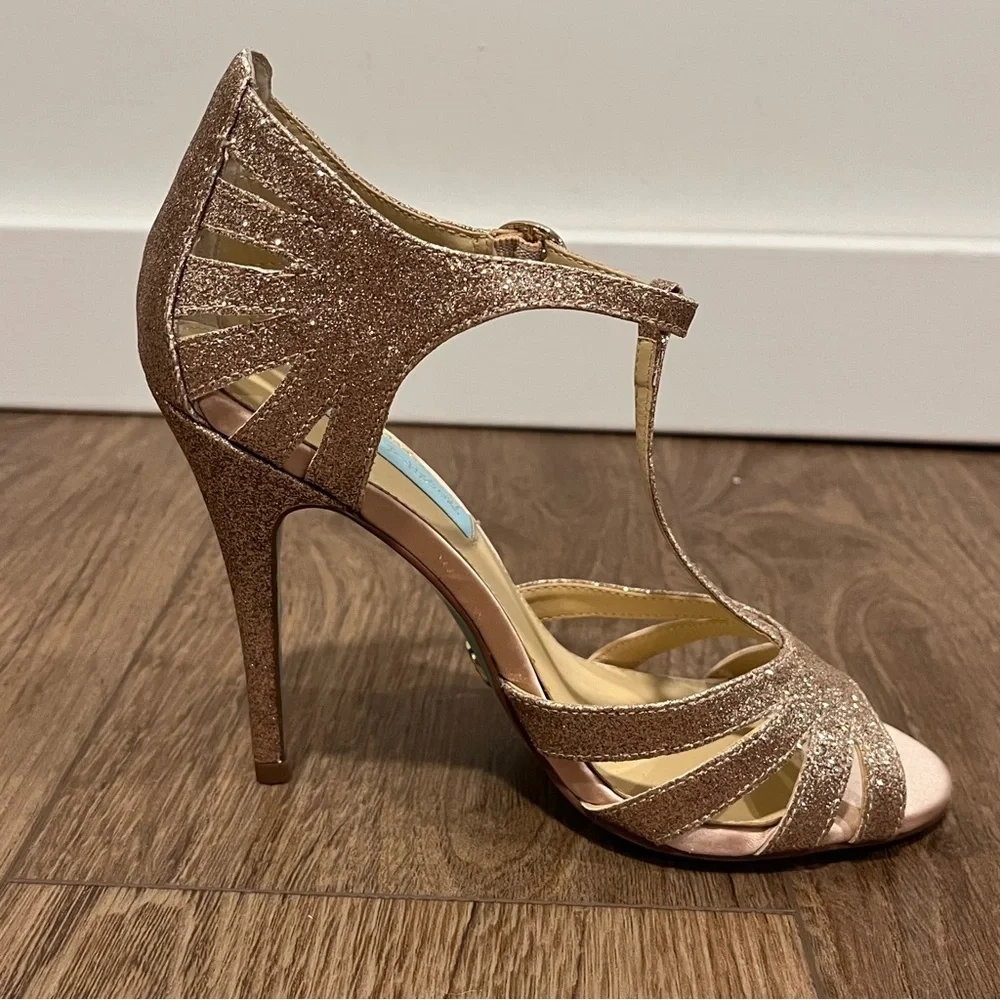 Betsey Johnson Gold Glitter Tee Heels - ***See notes for sizing - Picture 10 of 15